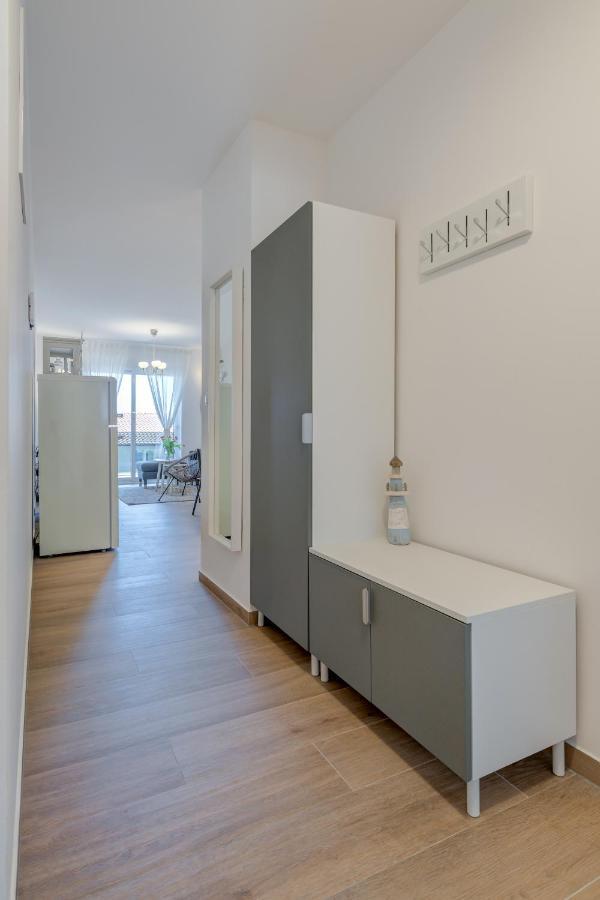 New And Chic Place Near Old Town Of Trogir Exteriér fotografie